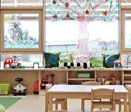 如何选购幼儿园桌椅